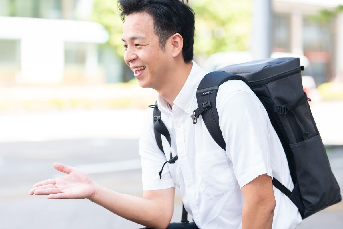 地域の方と語り合う横山けい